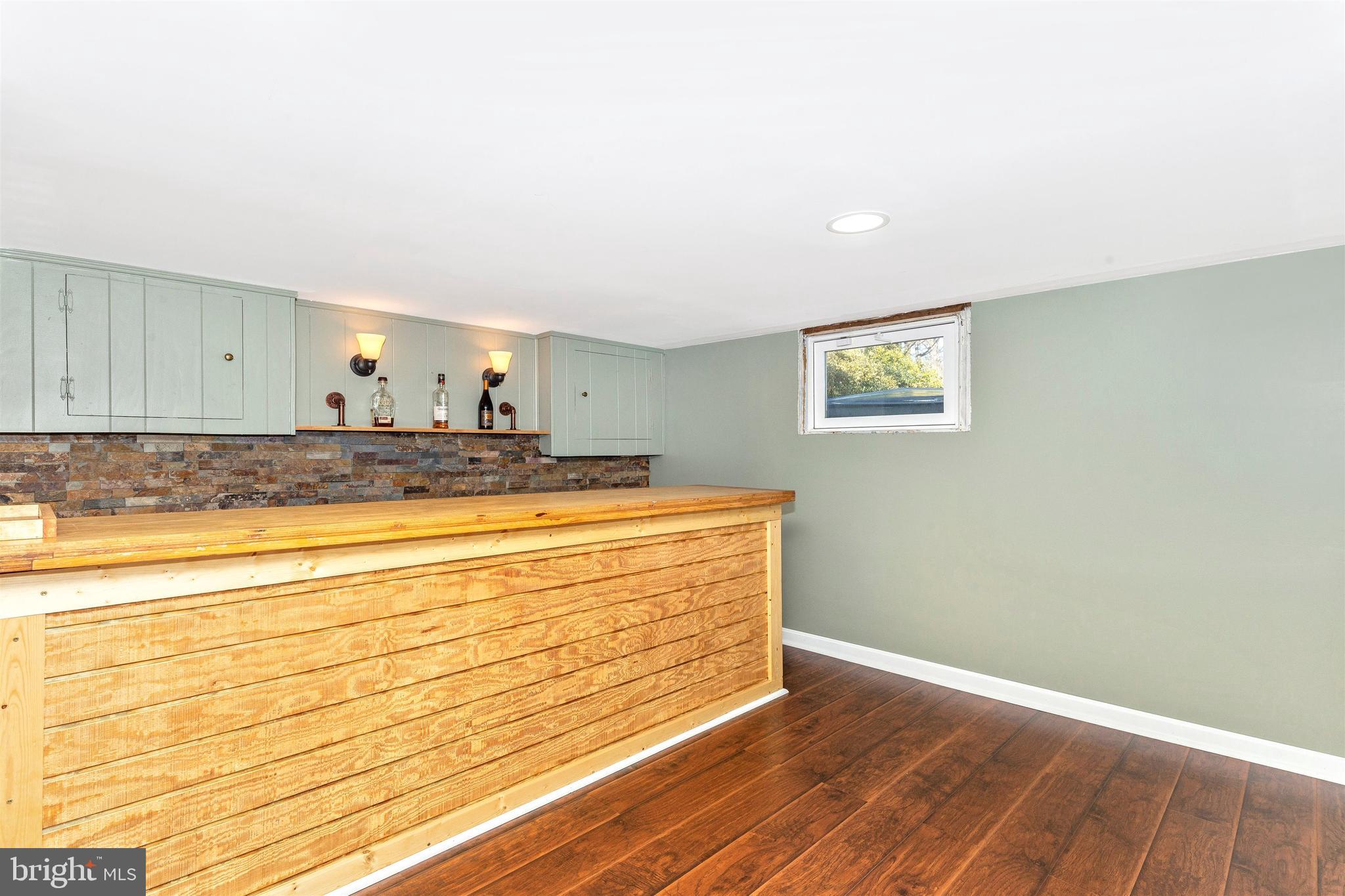 604 Forest Glen Road Silver Spring, MD 20901 - Photo 36 of 56 Bar Area