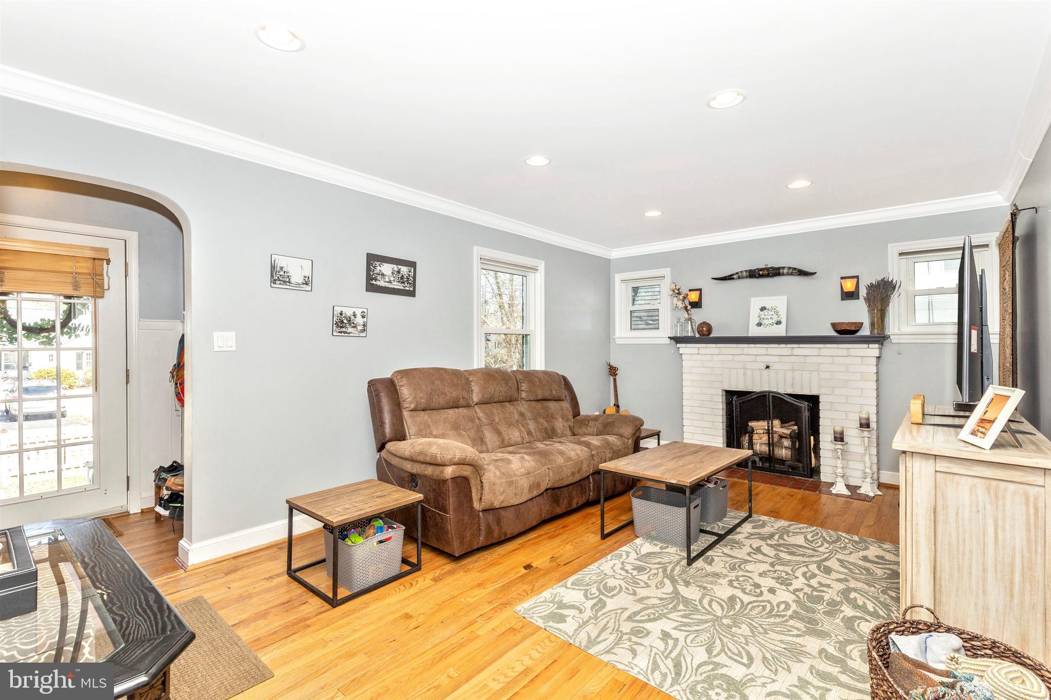 604 Forest Glen Road Silver Spring, MD 20901 - Photo 6 of 56