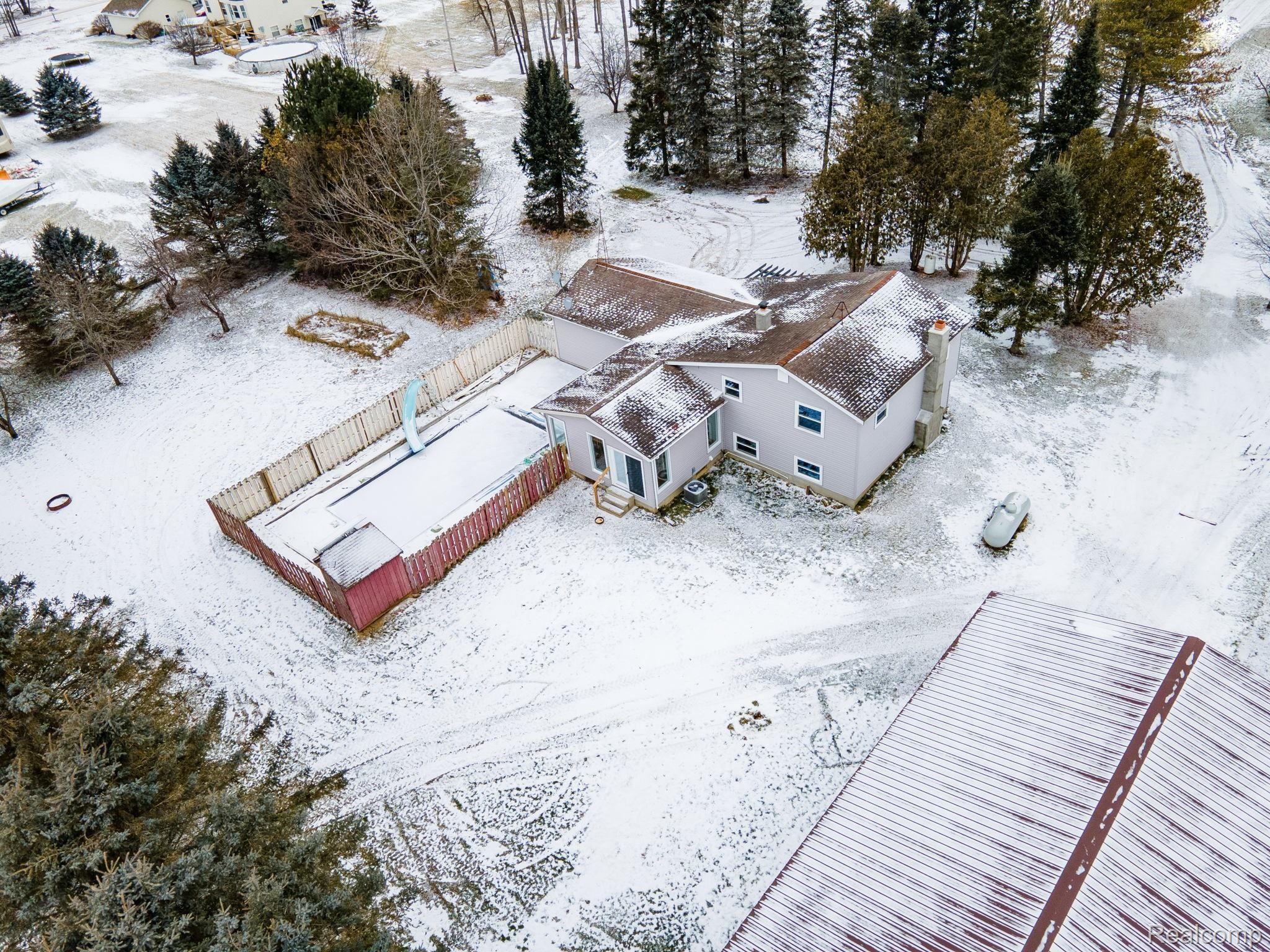 10223 Rolston Road Byron, MI 48418 - Photo 32 of 36 31-web-or-mls-10223-Rolston-Rd-31.jpg
