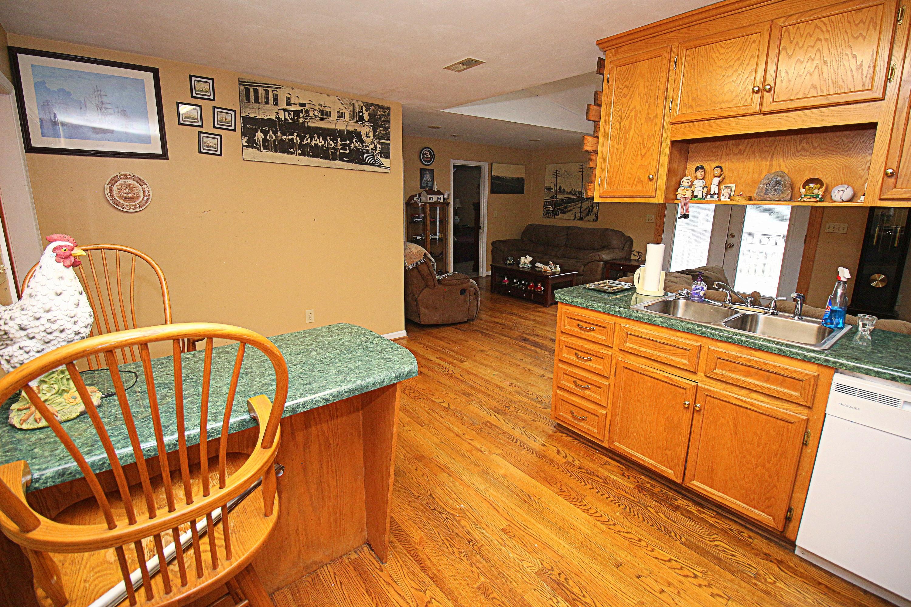 5028 Merriman Road Roanoke, VA 24018 - Photo 14 of 31 IMG_0225