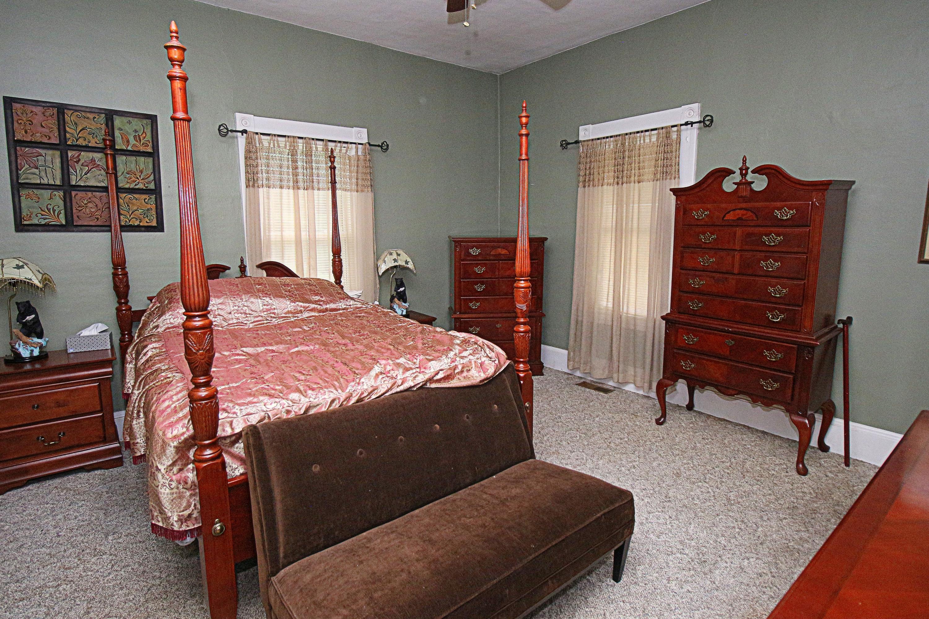 5028 Merriman Road Roanoke, VA 24018 - Photo 17 of 31 IMG_0228