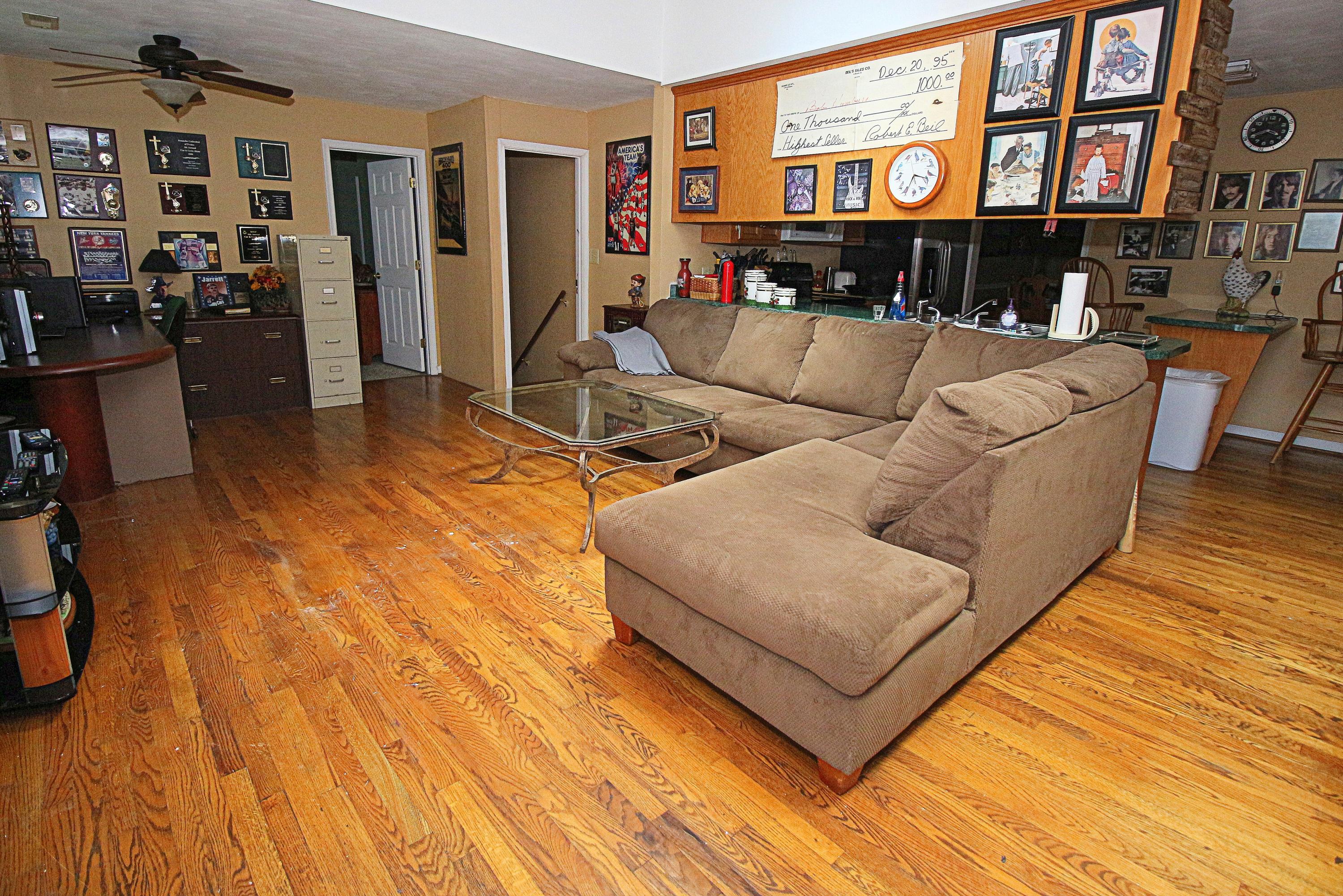 5028 Merriman Road Roanoke, VA 24018 - Photo 8 of 31 IMG_0216