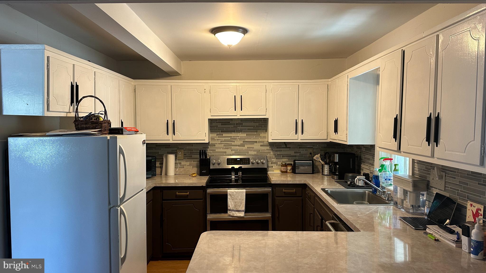 7759 Garrison Road Hyattsville, MD 20784 - Photo 4 of 30 1st Level Kitchen