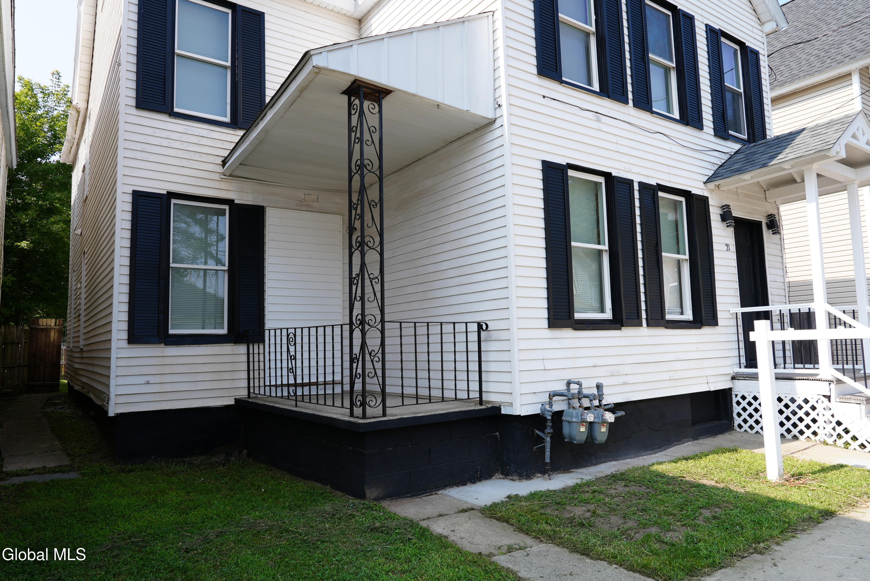 21 Grove Place Schenectady, NY 12307 - Photo 8 of 51 DSC07564