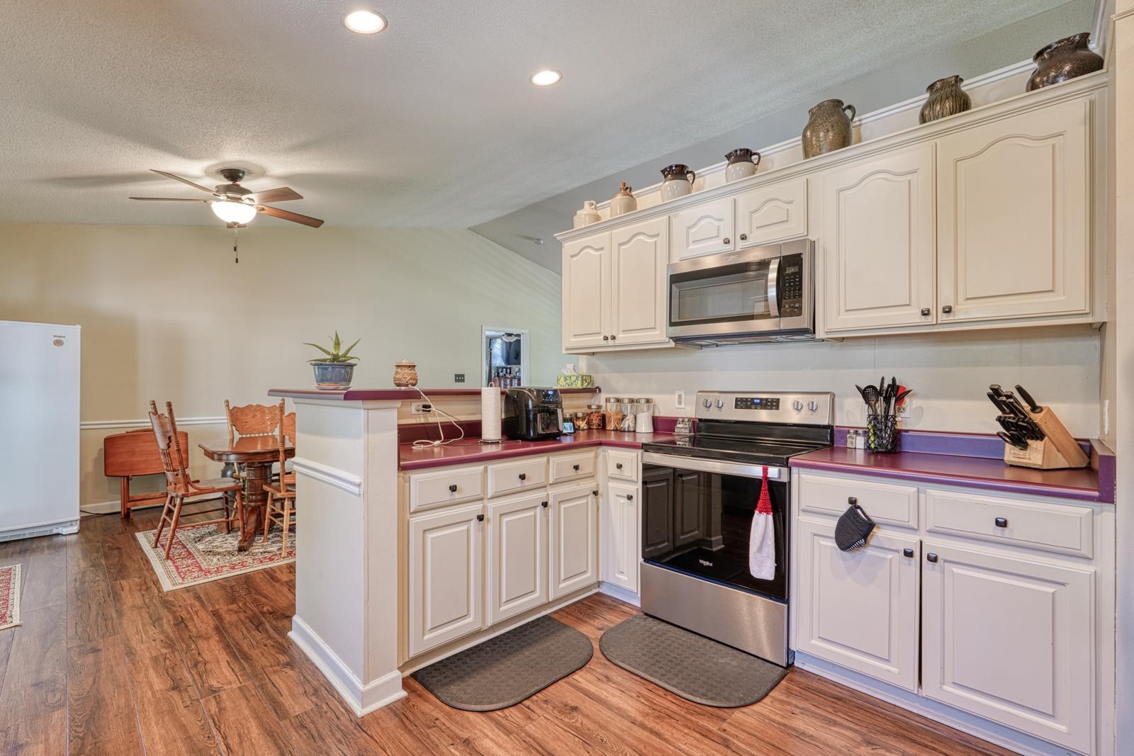 909 Rocky Ridge Road Enoree, SC 29335 - Photo 11 of 50