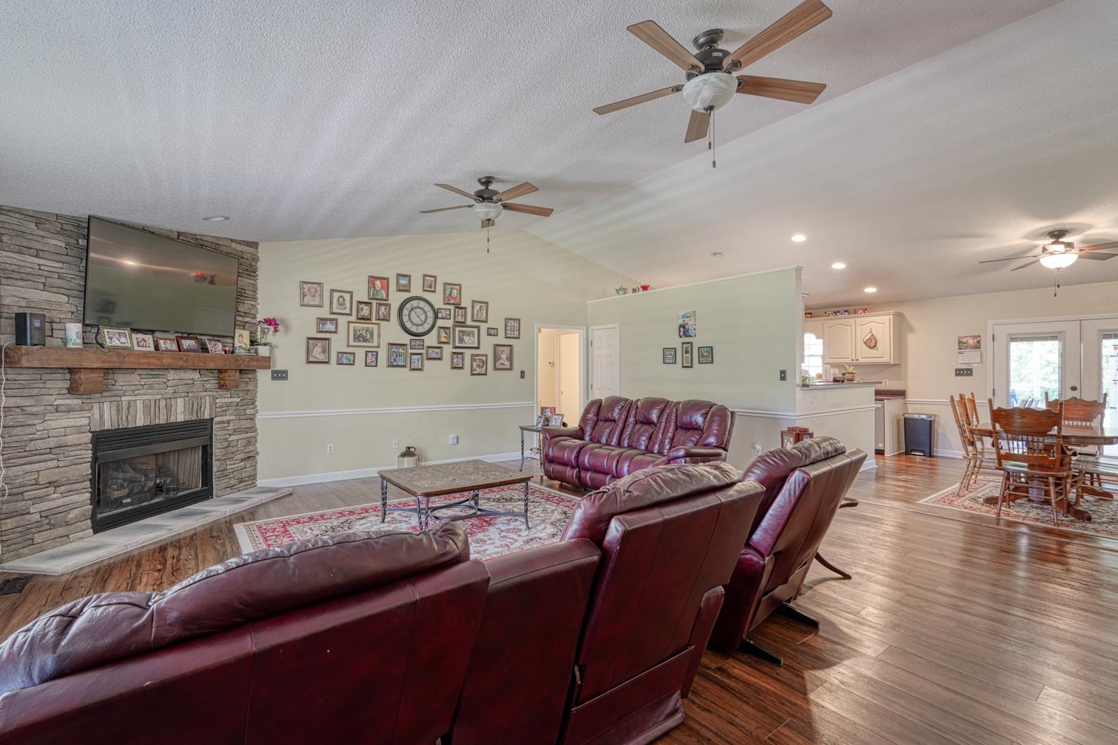 909 Rocky Ridge Road Enoree, SC 29335 - Photo 3 of 50
