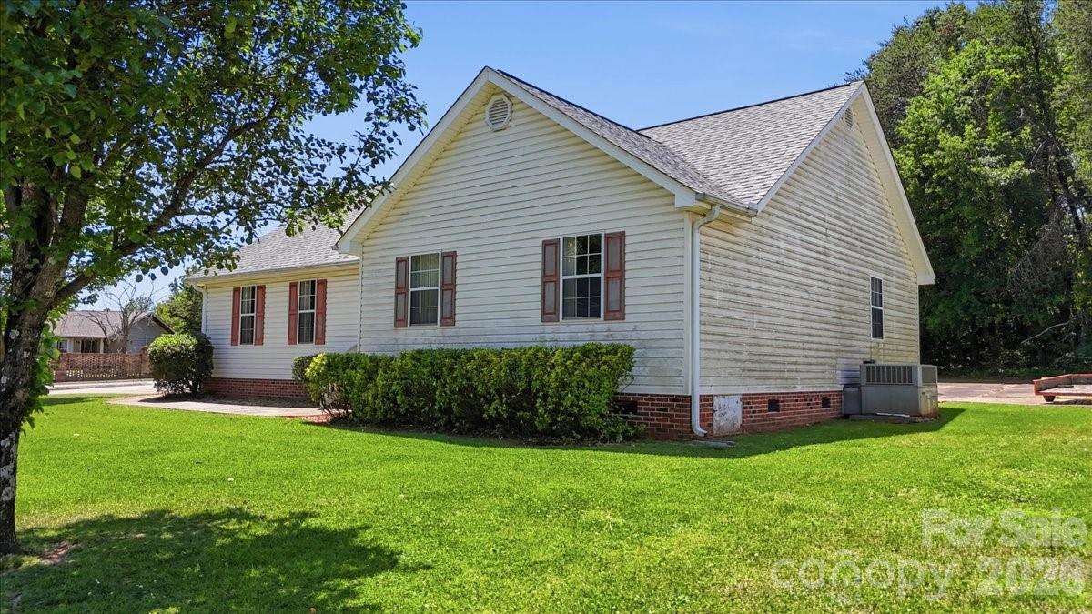 411 Patio Road Easley, SC 29642 - Photo 3 of 26