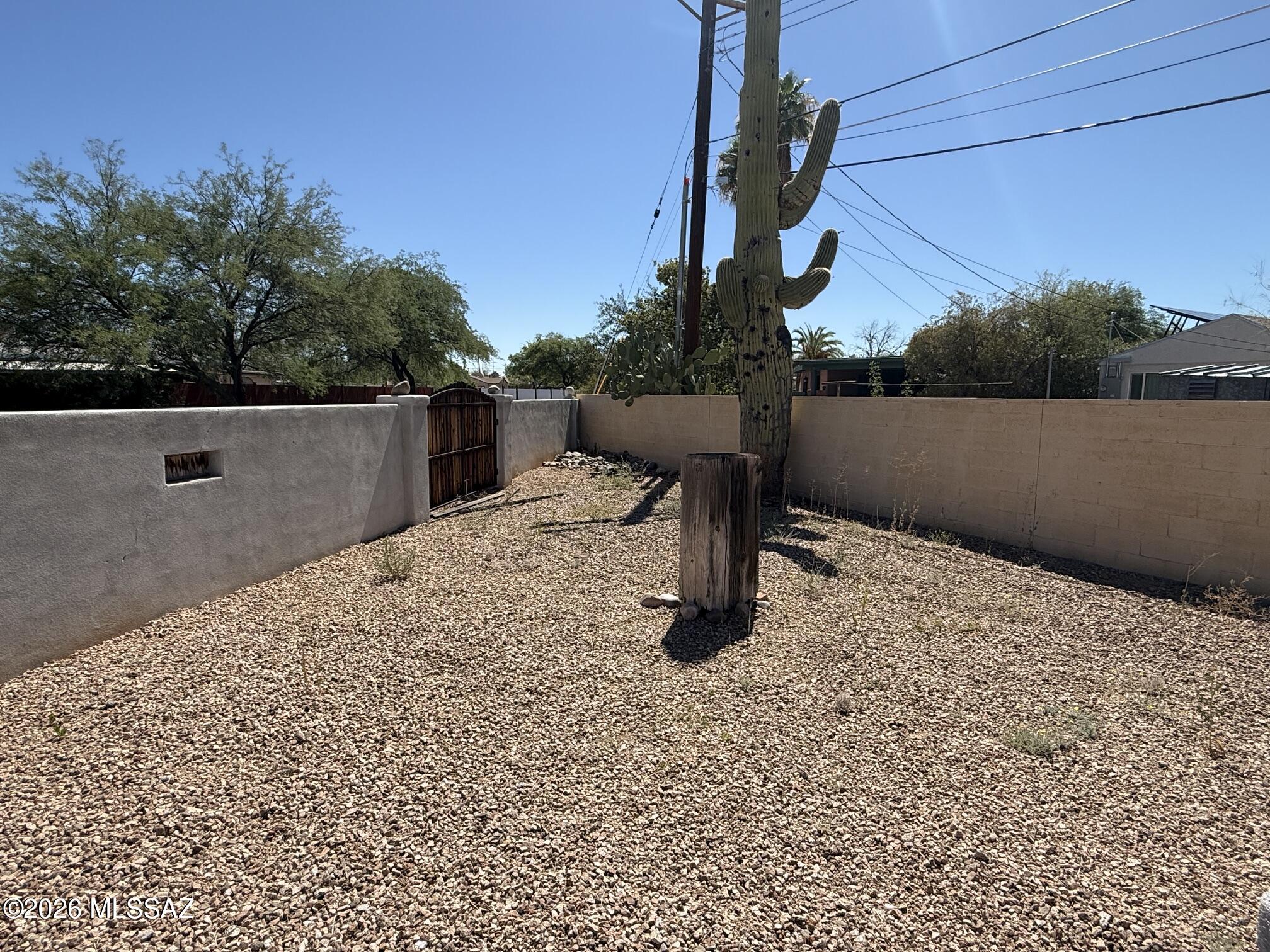 4086 East Montecito Street Tucson, AZ 85711 - Photo 13 of 49 IMG_4663