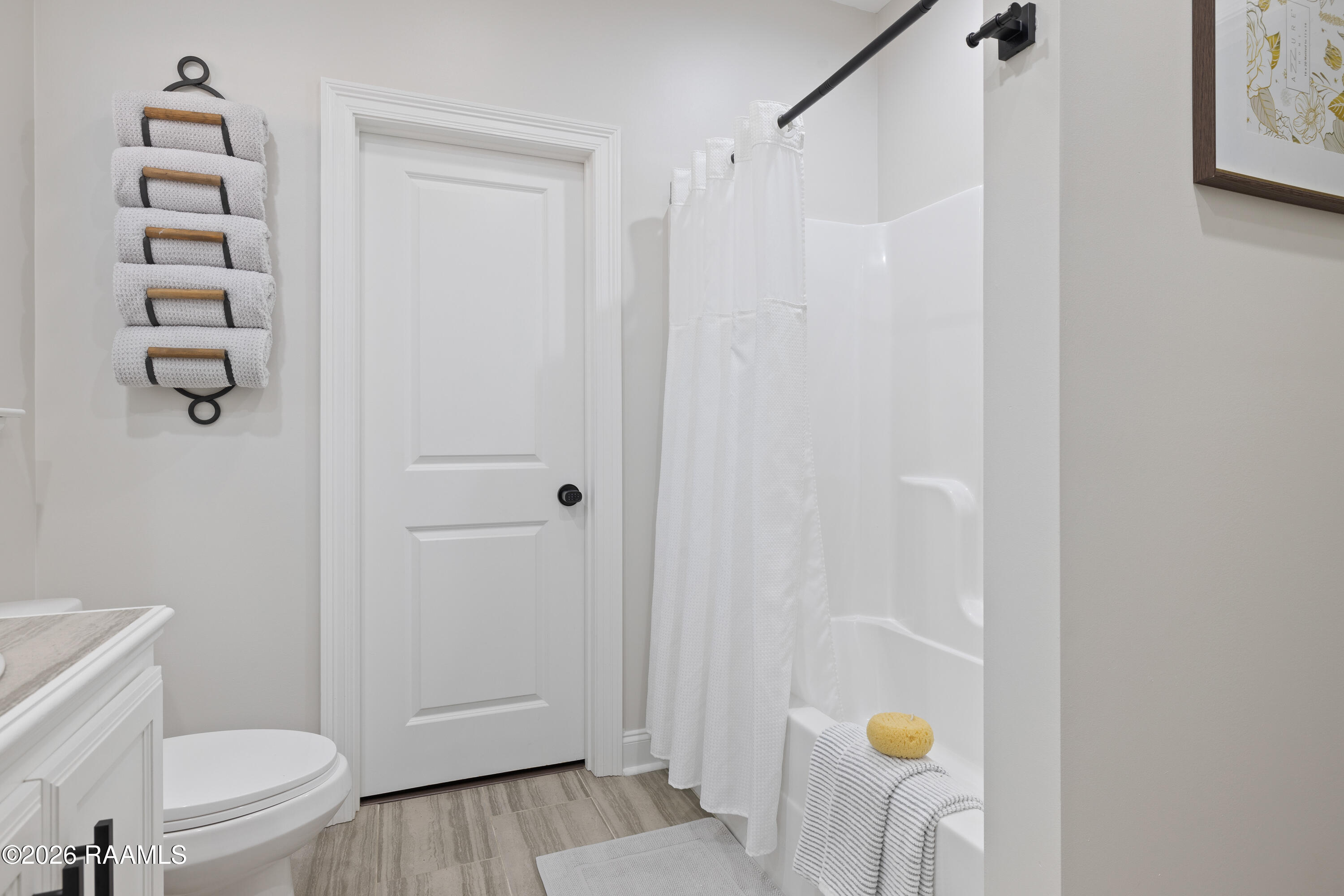 901 Russo Road New Iberia, LA 70563 - Photo 14 of 22 Primary Bathroom