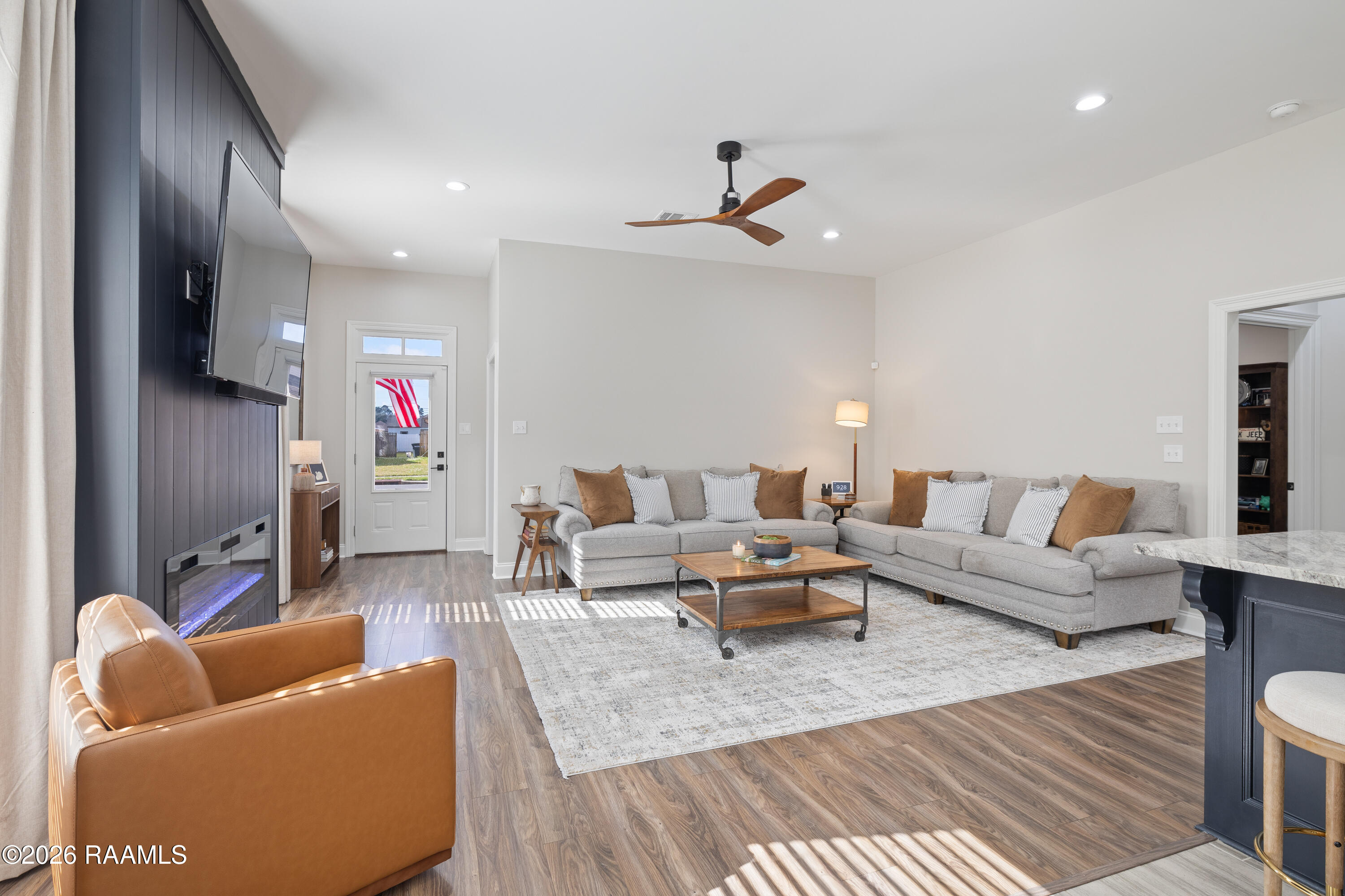 901 Russo Road New Iberia, LA 70563 - Photo 4 of 22 Living Room