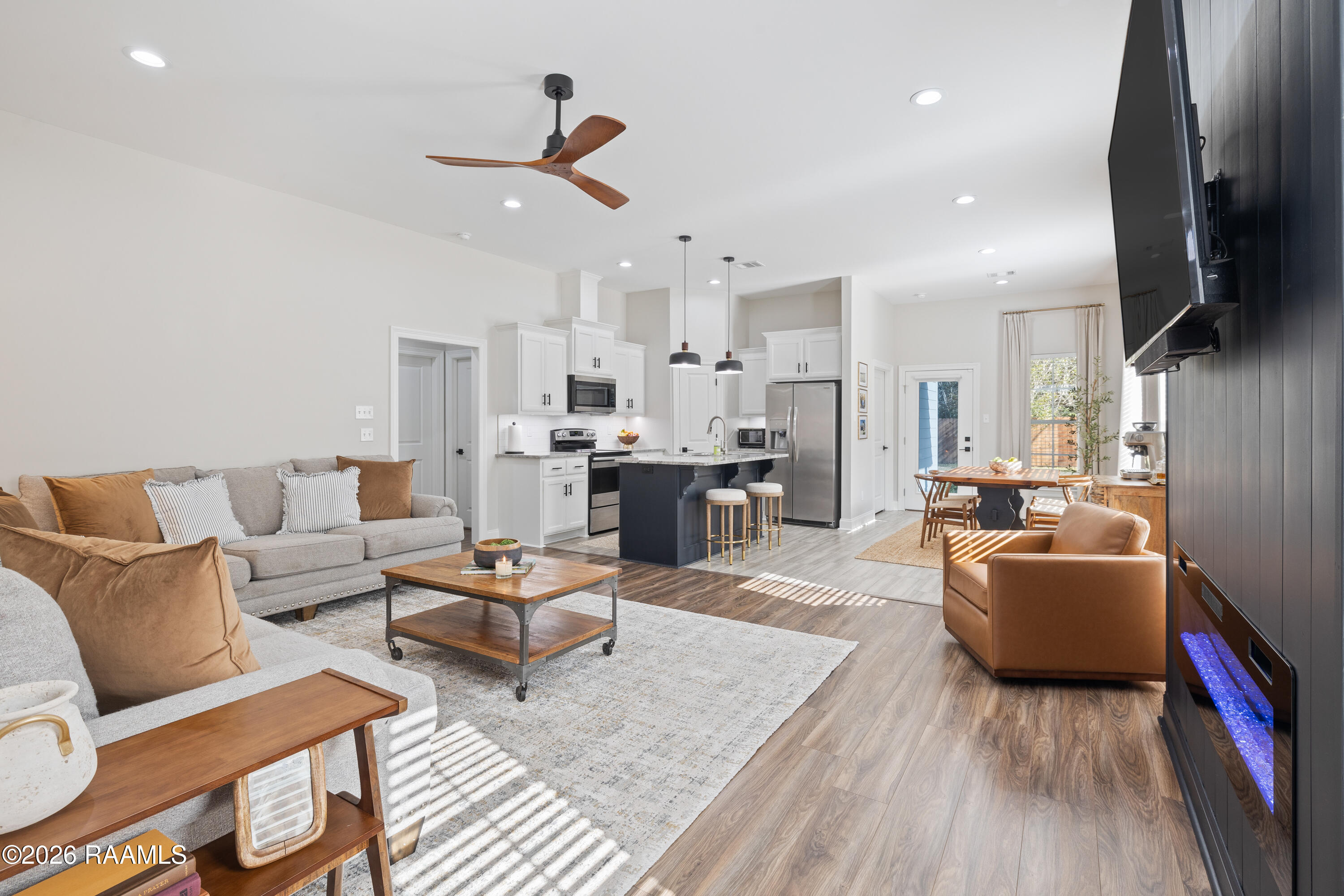 901 Russo Road New Iberia, LA 70563 - Photo 5 of 22 Living Room