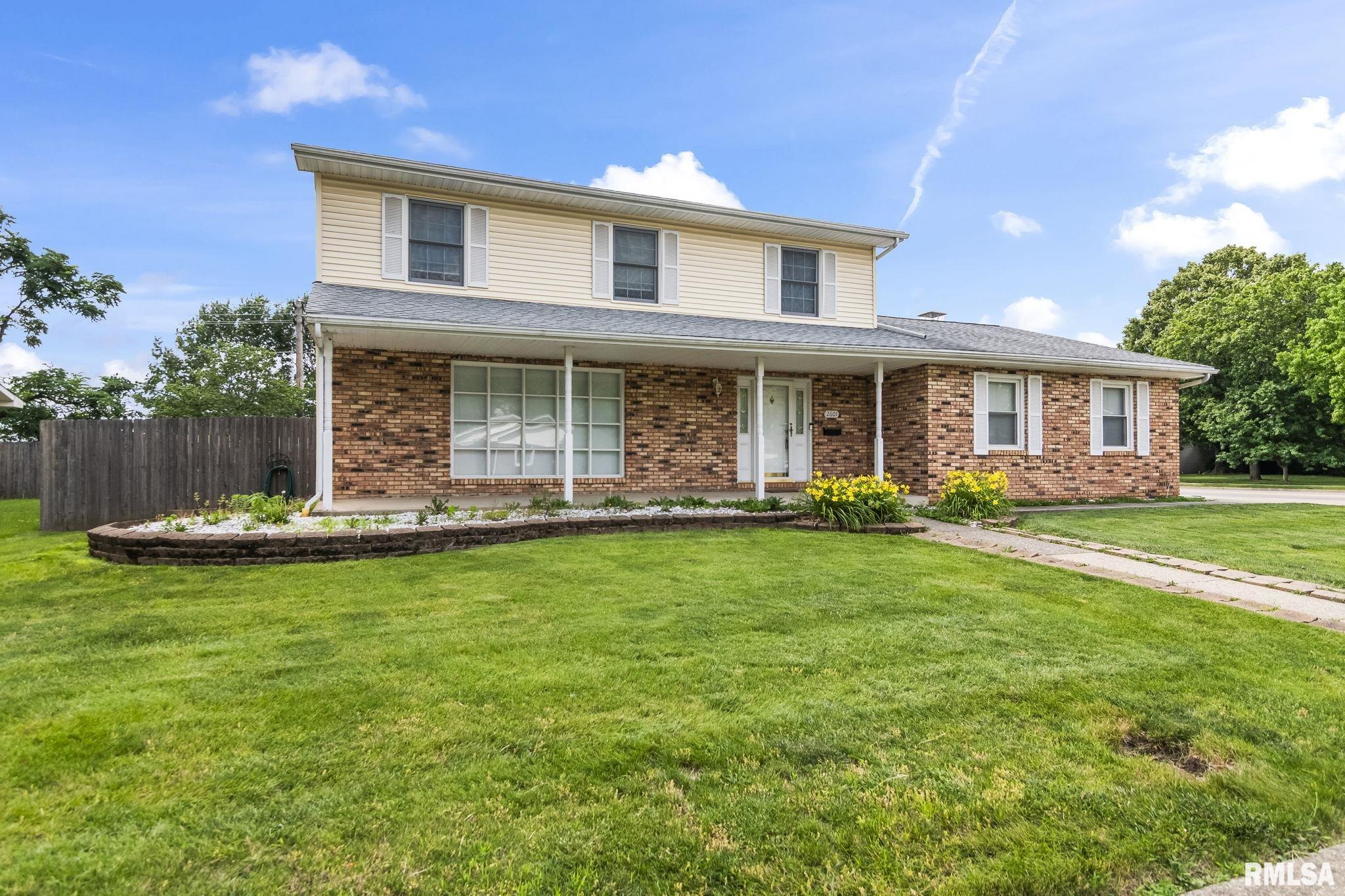 2601 Interlacken Road Springfield, IL 62704 - Photo 3 of 46