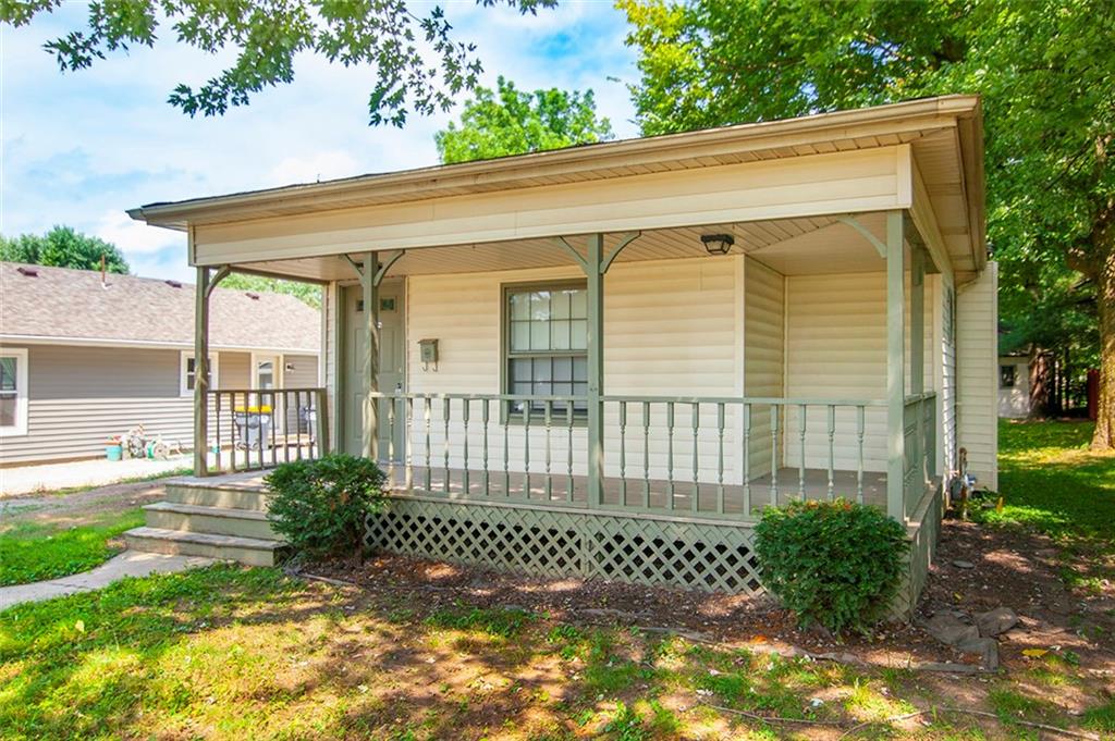 725 South Center Street Pendleton, IN 46064 - Photo 2 of 18 Gallery Image 2