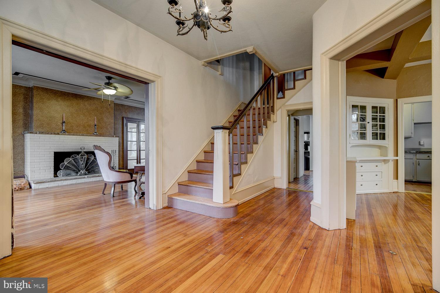 731 Yale Avenue Swarthmore, PA 19081 - Photo 4 of 41 Exceptional flow makes entertaining easy