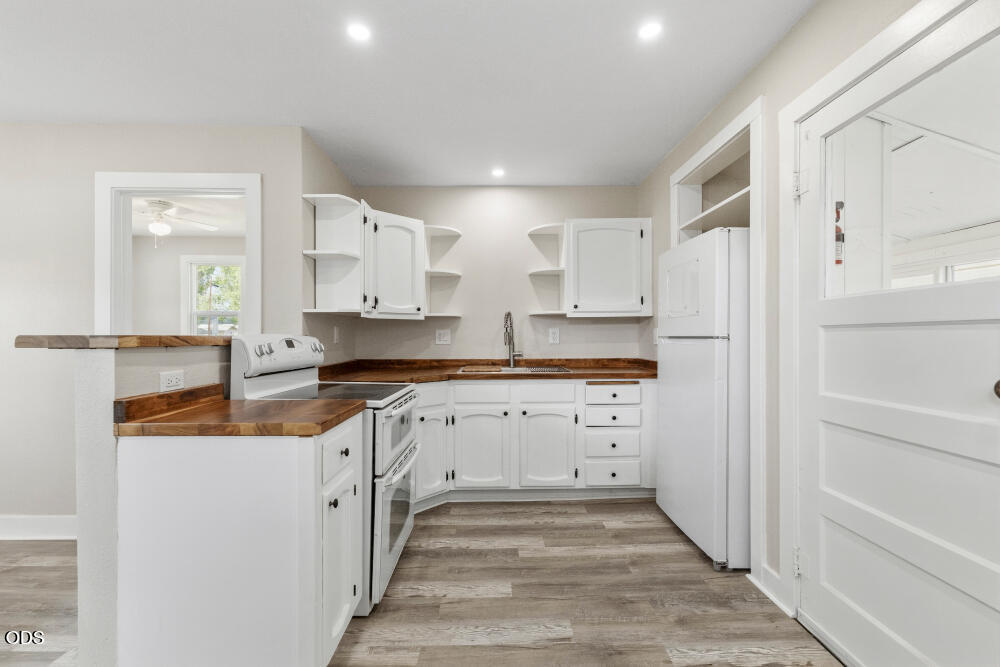 427 Martin Street Klamath Falls, OR 97601 - Photo 11 of 22