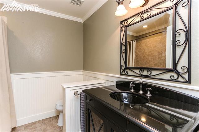 42745 Pearson Ranch Loop Parker, CO 80138 - Photo 22 of 36 Full Bath with Tub/Shower - Second Floor