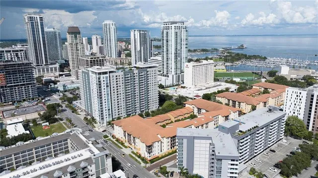 a picture of city view