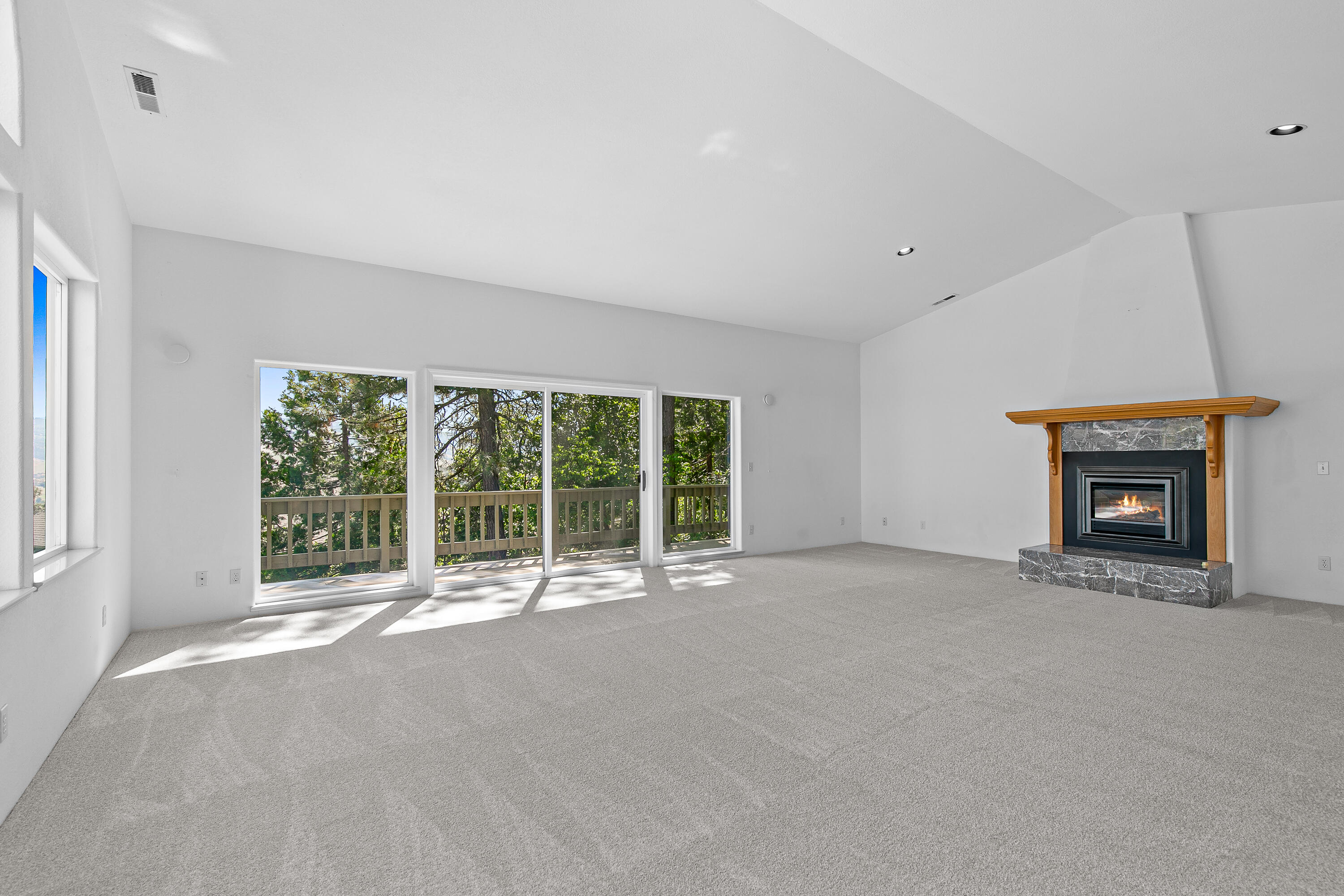 462 Waterline Road Ashland, OR 97520 - Photo 14 of 36 462 Waterline Road, Ashland, OR 97520
