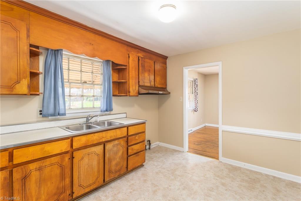 2002 Armhurst Road Greensboro, NC 27405 - Photo 11 of 25 Gallery Image 11