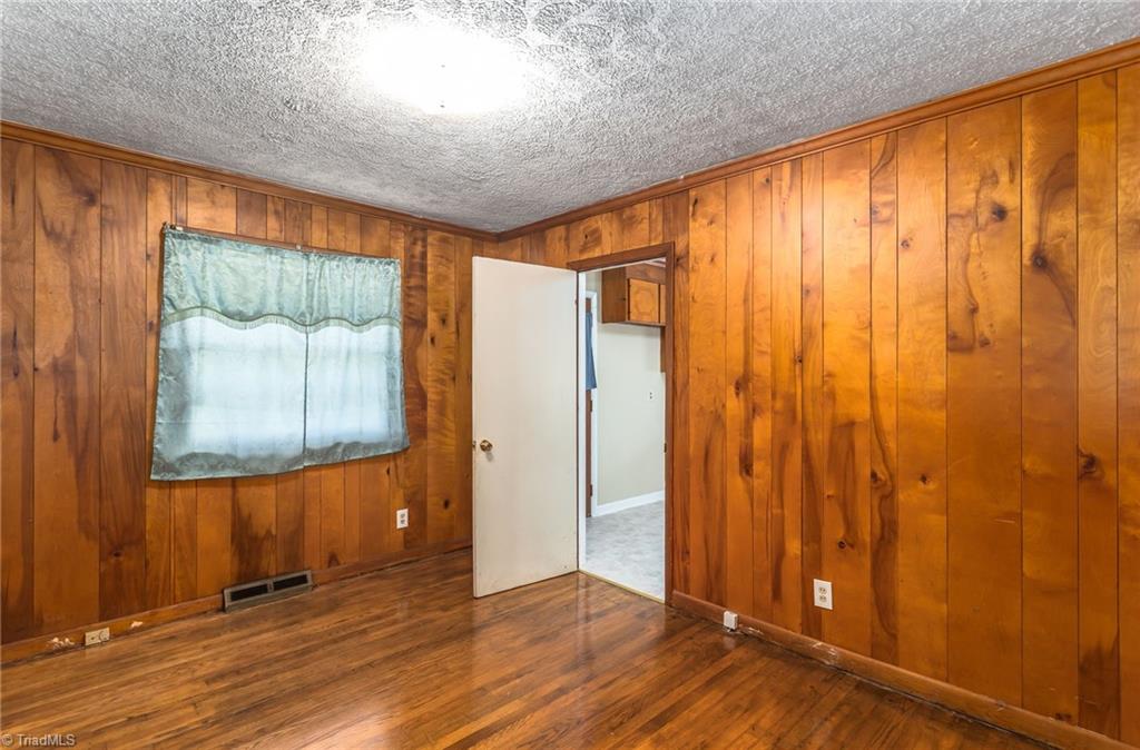 2002 Armhurst Road Greensboro, NC 27405 - Photo 13 of 25 Gallery Image 13