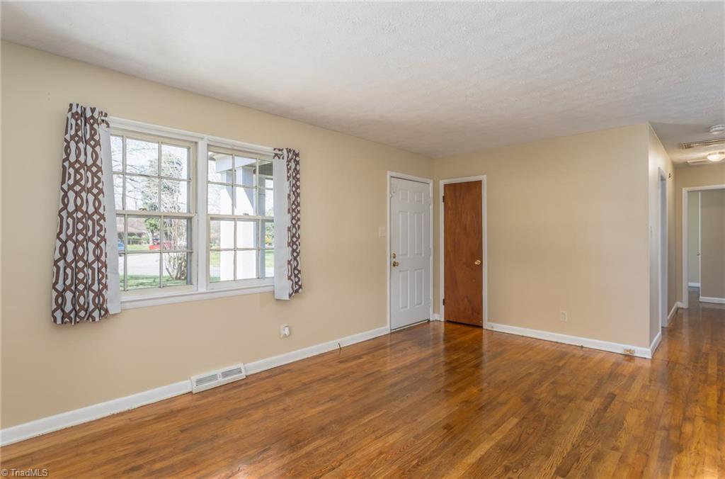 2002 Armhurst Road Greensboro, NC 27405 - Photo 8 of 25 Gallery Image 8