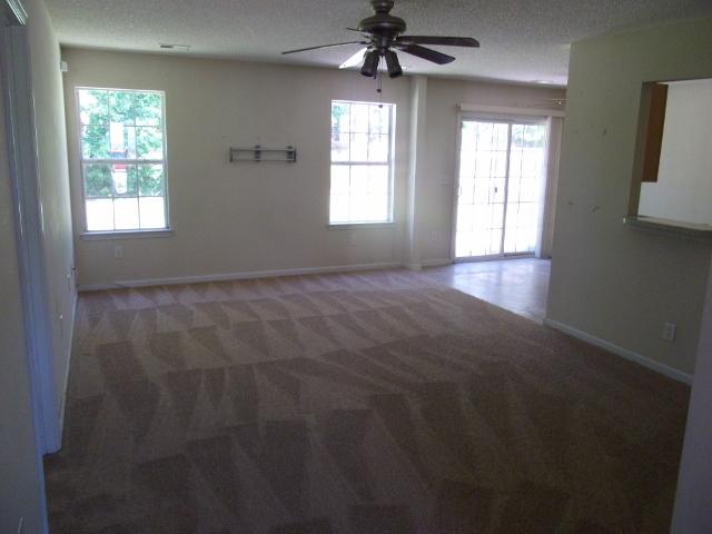 335 Dunning Road Summerville, SC 29486 - Photo 2 of 14 137 (640x480)