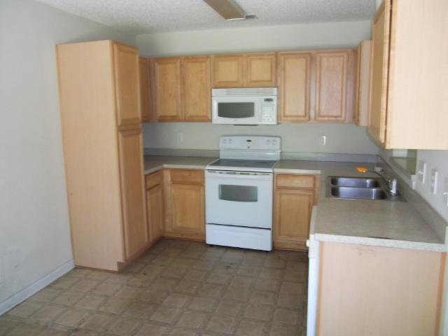 335 Dunning Road Summerville, SC 29486 - Photo 3 of 14 138 (640x480)