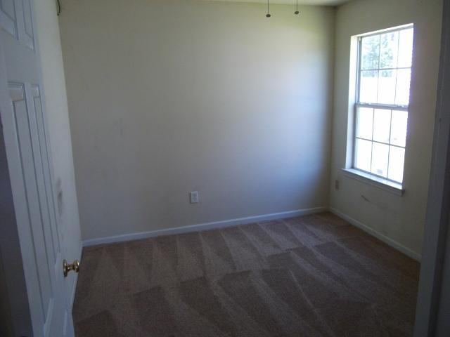 335 Dunning Road Summerville, SC 29486 - Photo 8 of 14 143 (640x480)