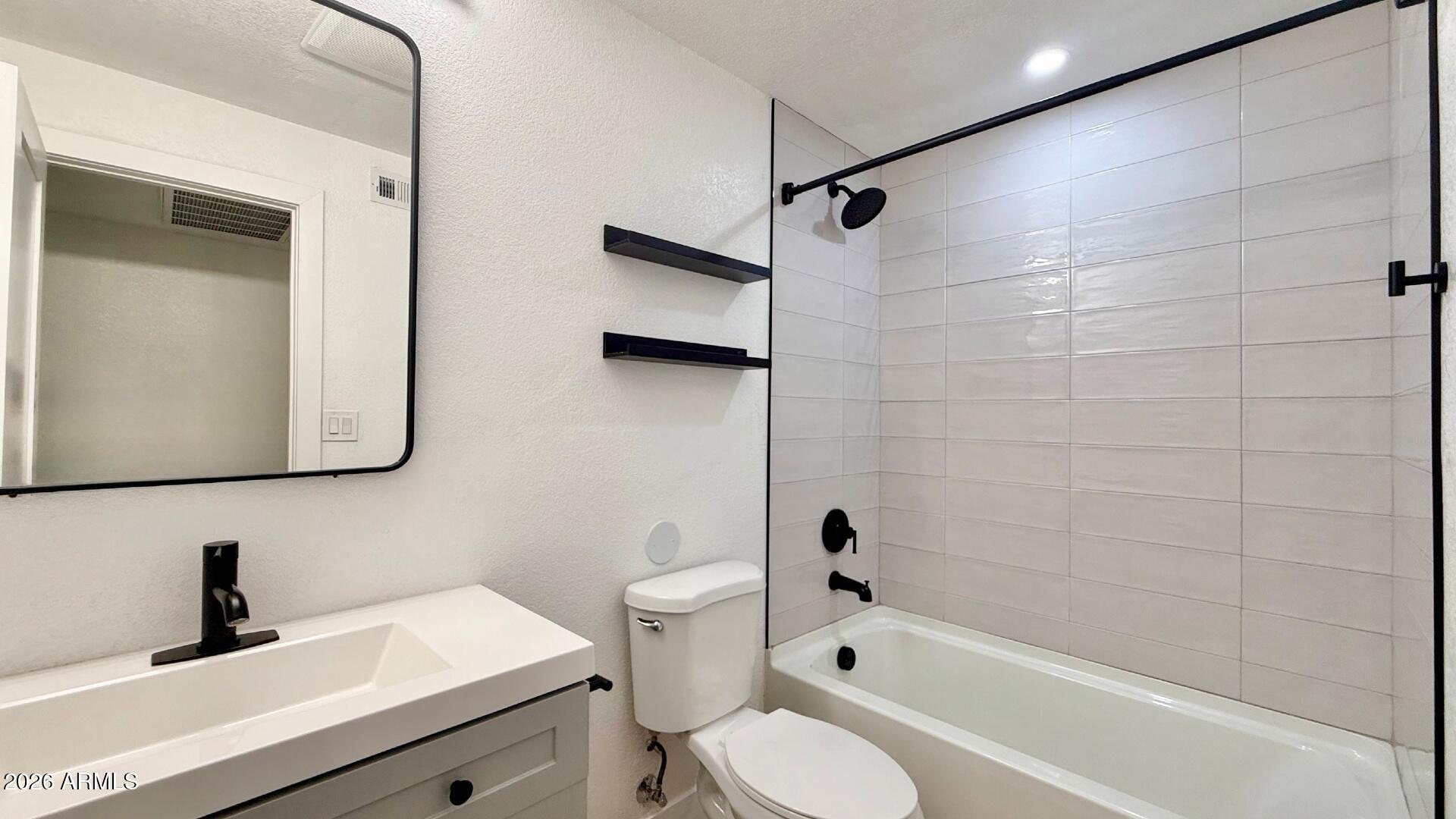 1840 West Thomas Road, Unit 14 Phoenix, AZ 85015 - Photo 12 of 16 img_4001