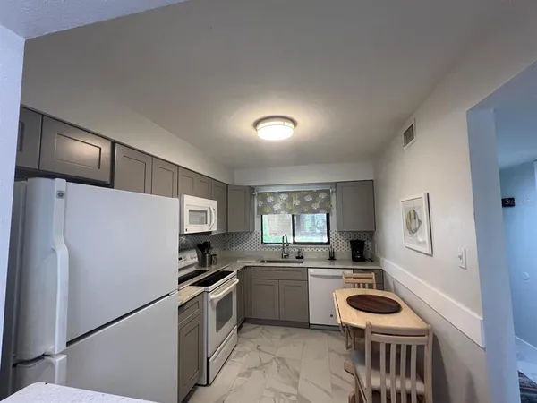 $1,890 | 5279 Willow Links, Unit 51, Sarasota, FL 34235