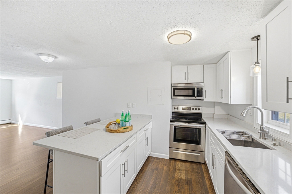 27 Arlington Road, Unit 13 Woburn, MA 01801 - Photo 6 of 20