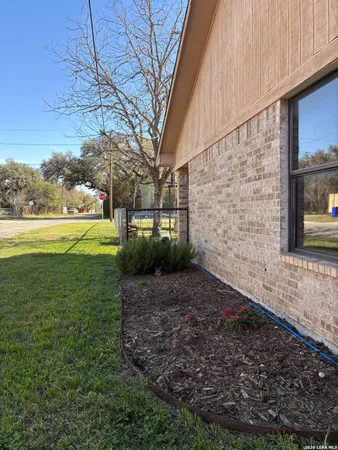 $154,900 | 204 San Antonio Street, Camp Wood, TX 78833