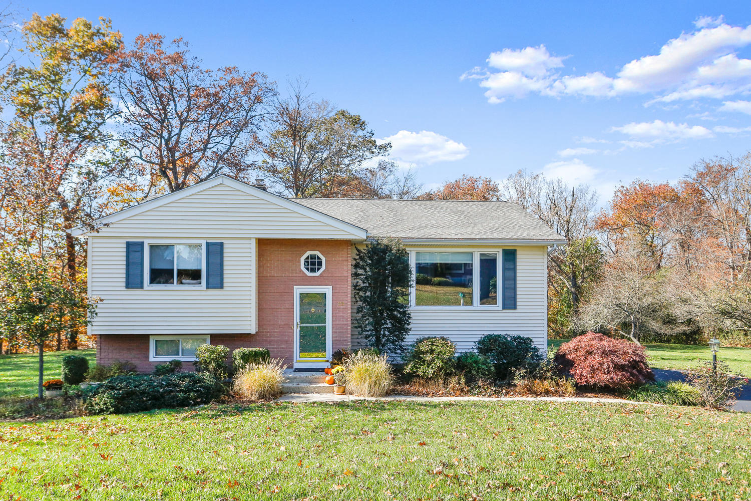 23 Rae Ln Norwalk CT 06850 USA-large-018