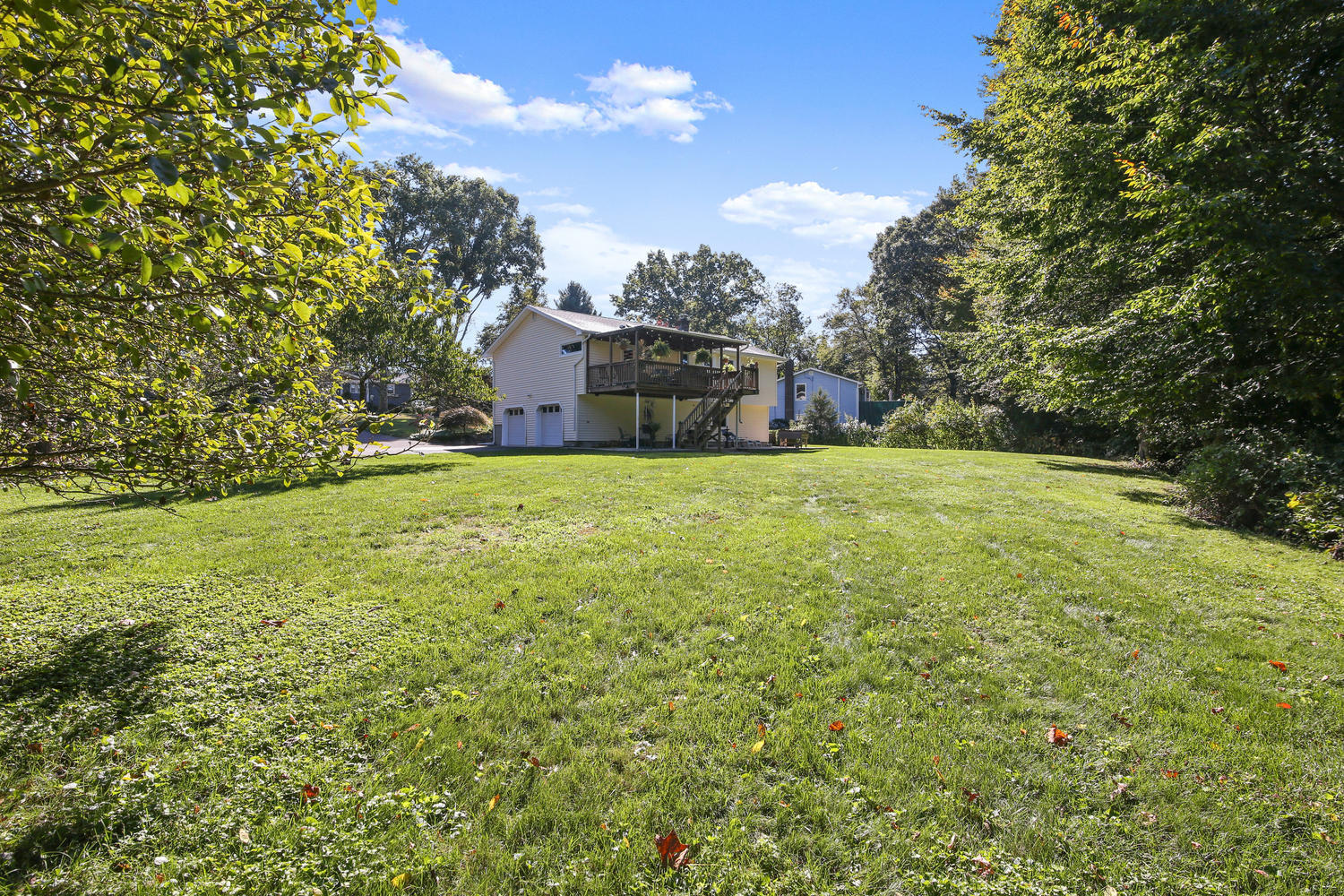 23 Rae Lane Norwalk, CT 06850 - Photo 19 of 24 23 Rae Ln Norwalk CT 06850 USA-large-013