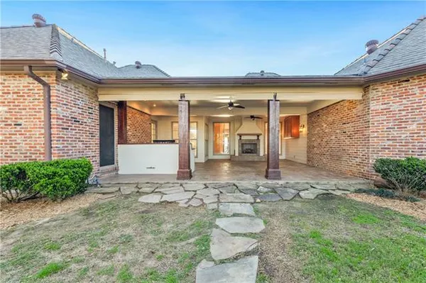 $685,000 | 102 Brahmwell Court, Lafayette, LA 70508