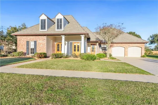 $685,000 | 102 Brahmwell Court, Lafayette, LA 70508