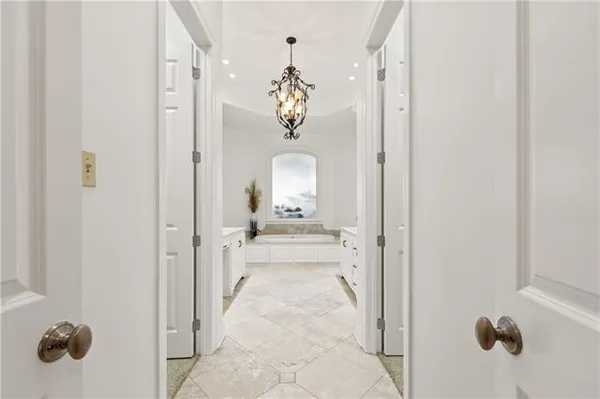 $685,000 | 102 Brahmwell Court, Lafayette, LA 70508