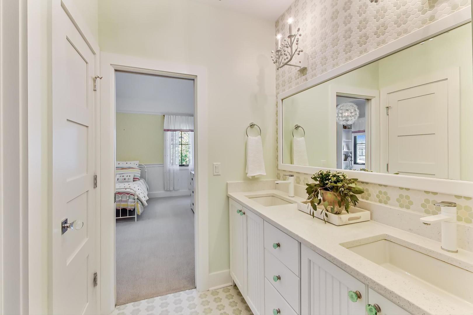445 East Hillside Road Naperville, IL 60540 - Photo 42 of 83
