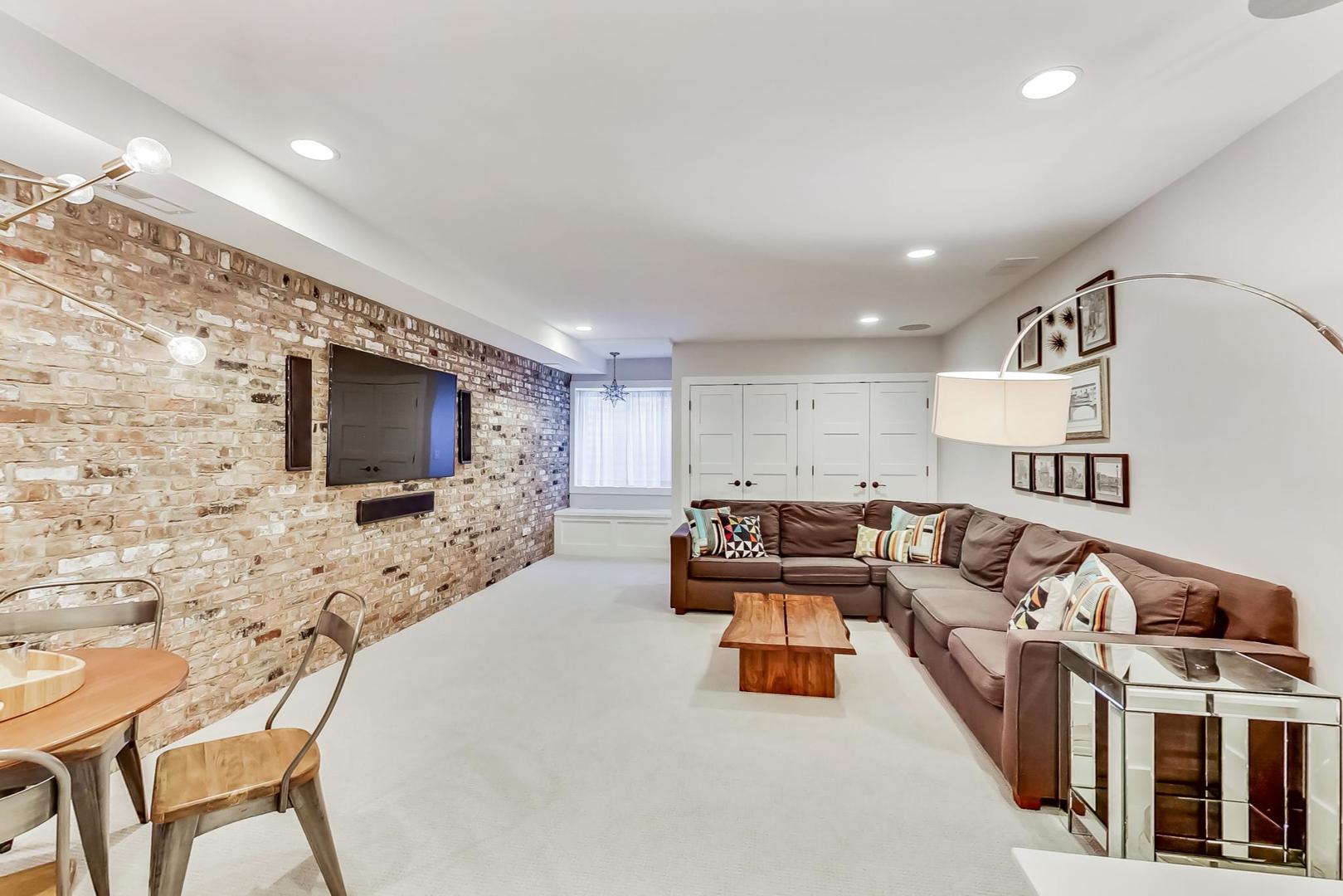 445 East Hillside Road Naperville, IL 60540 - Photo 65 of 83