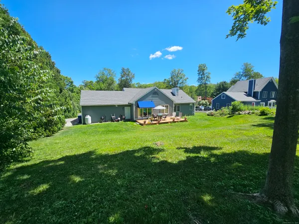$439,900 | 129 Oakbrook Lane, Torrington, CT 06790