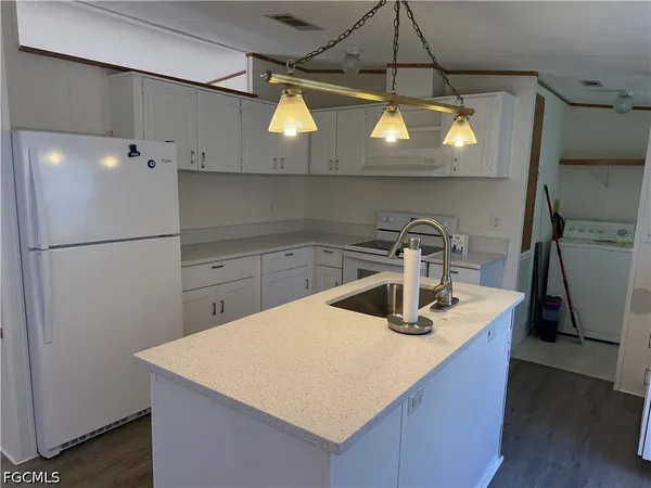$1,695 | 2253 Queen Anne Drive, Fort Myers, FL 33905