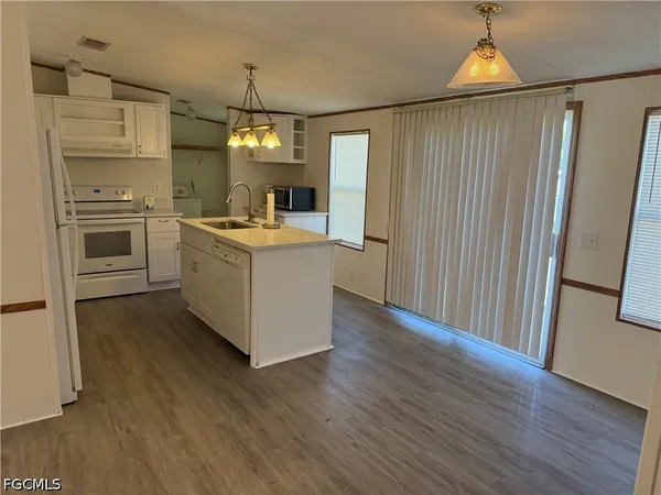 $1,695 | 2253 Queen Anne Drive, Fort Myers, FL 33905