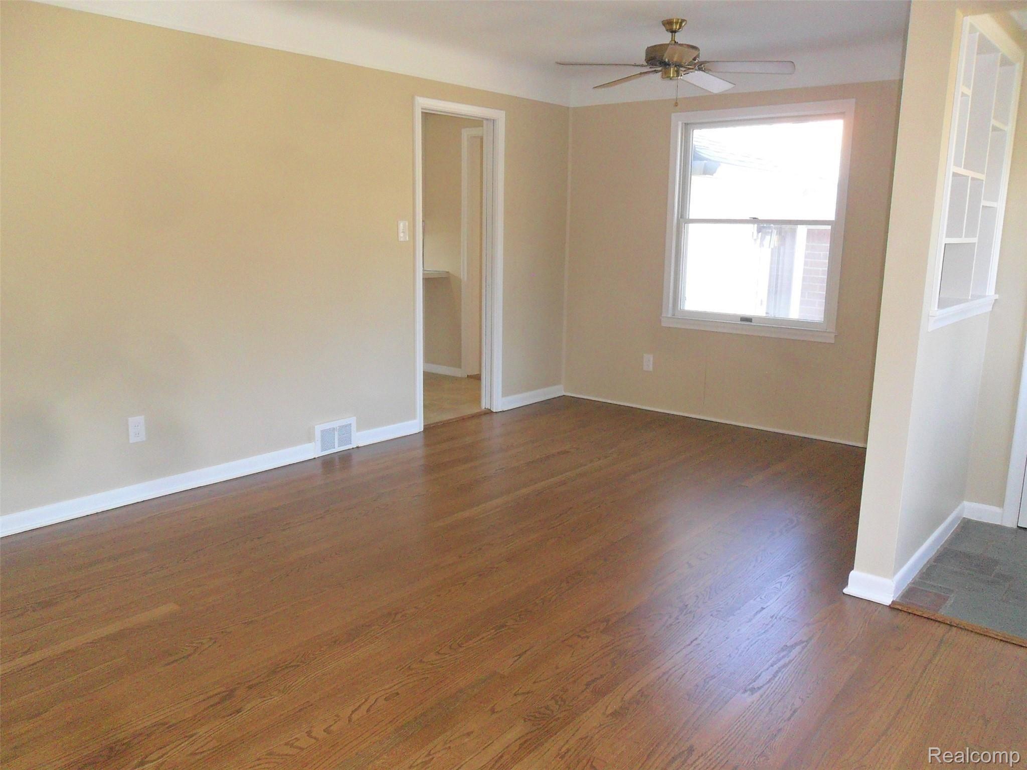 9688 Reeck Road Allen Park, MI 48101 - Photo 21 of 28 SAM_9563.JPG
