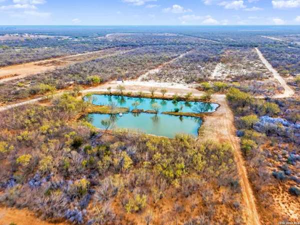$2,248,000 | 1297 Farm To Market Road 1433, Carrizo Springs, TX 78834
