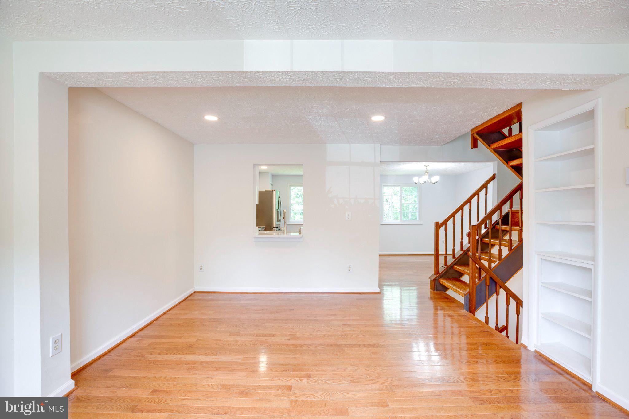 1604 Barnstead Drive Reston, VA 20194 - Photo 4 of 36 Gallery Image 4