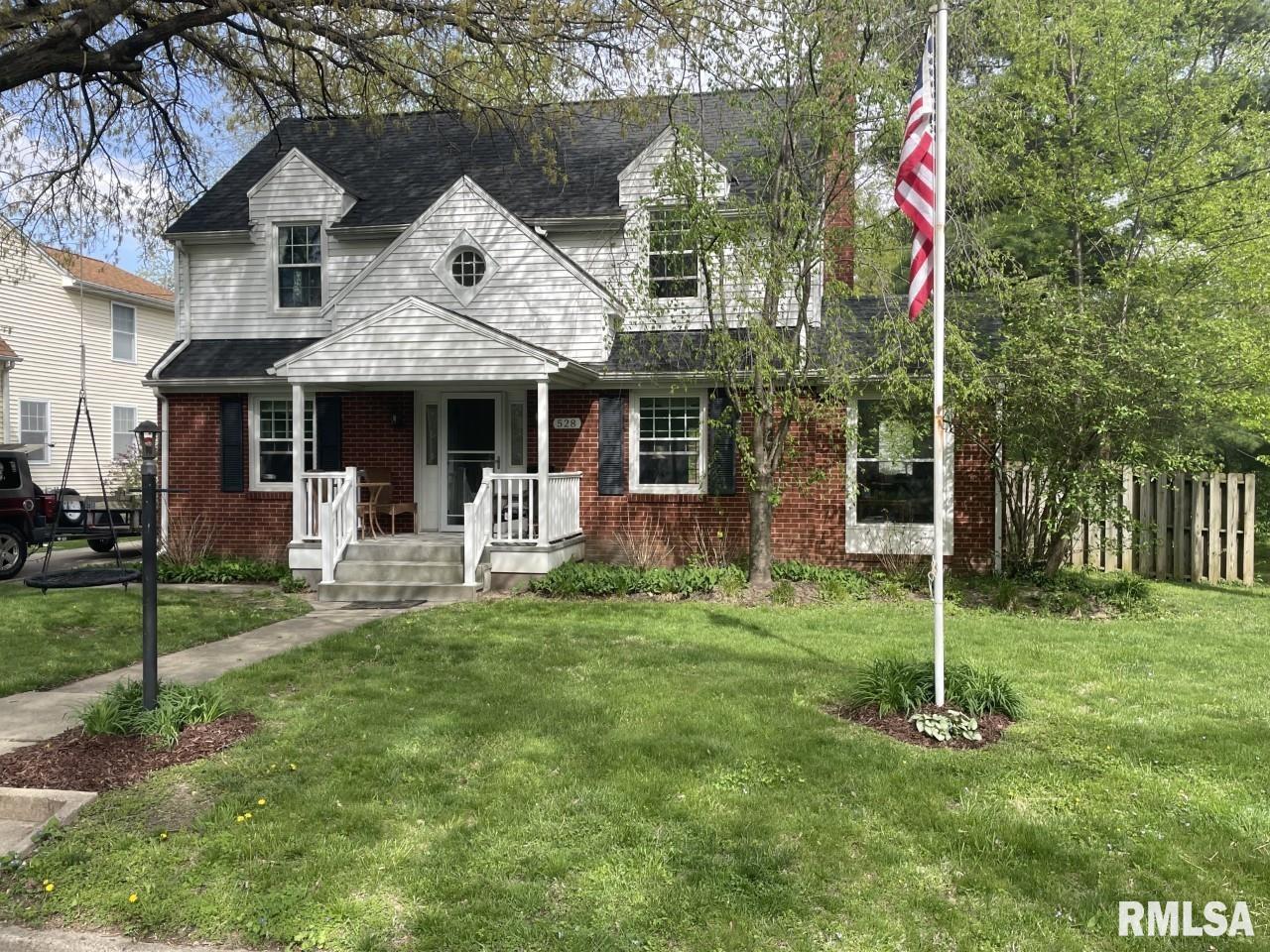 528 Rosedale Boulevard Jacksonville, IL 62650 - Photo 2 of 18 Gallery Image 2