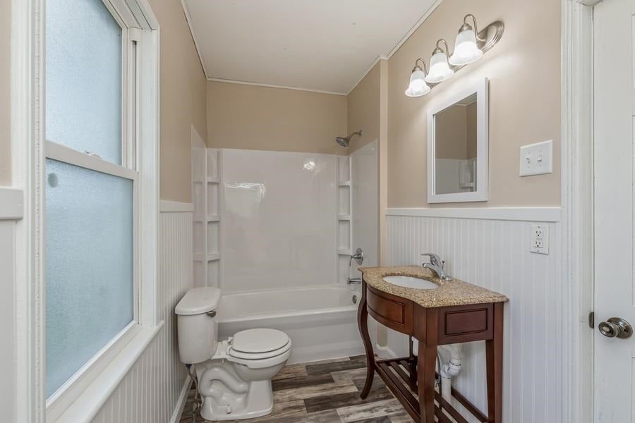 820 Center Point Road Northeast Cedar Rapids, IA 52402 - Photo 16 of 29 Gallery Image 16
