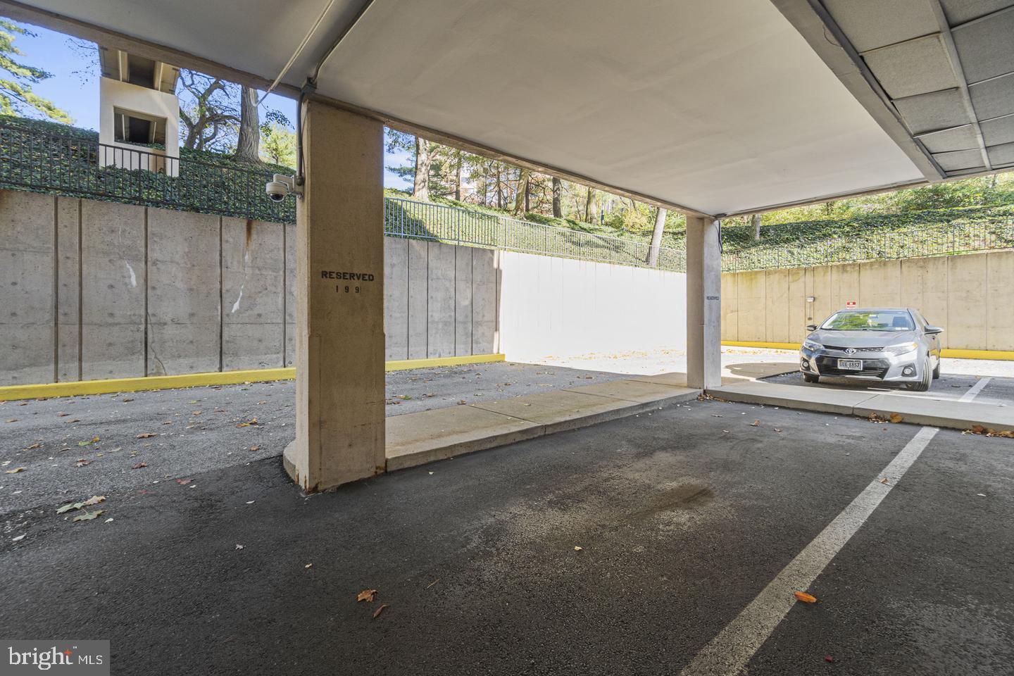 1300 Army Navy Drive, Unit 104 Arlington, VA 22202 - Photo 19 of 19 a view of backyard with porch
