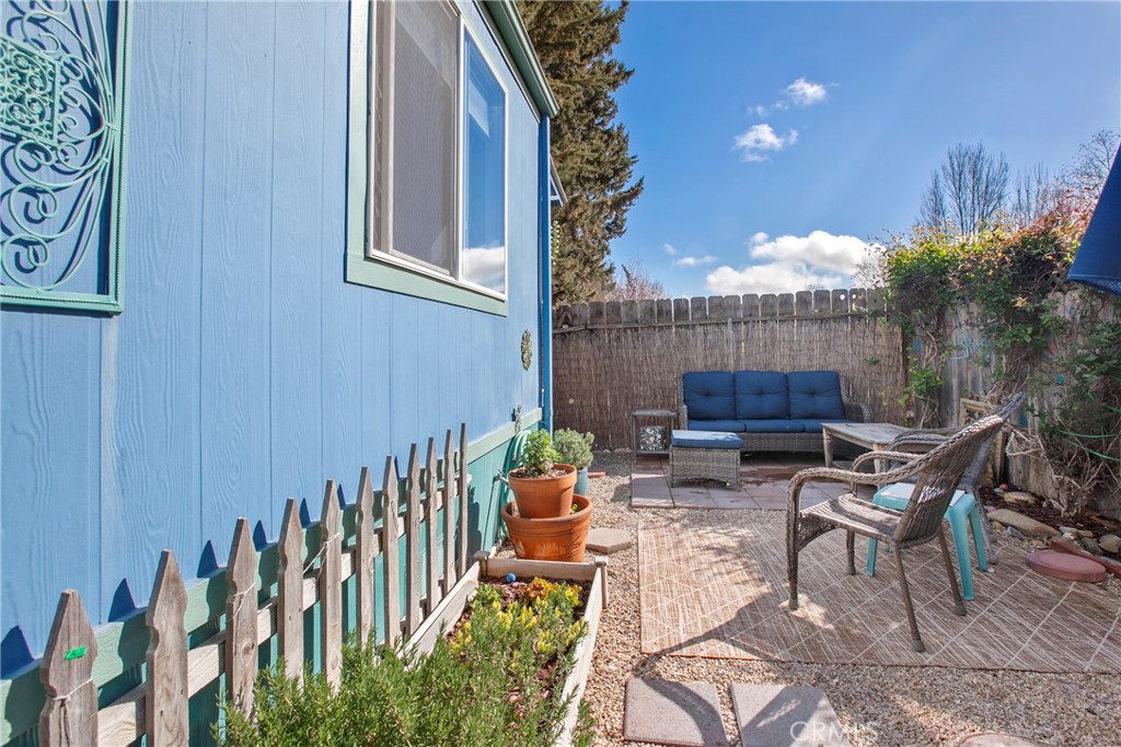 Peaceful & private, fully fenced backyard.