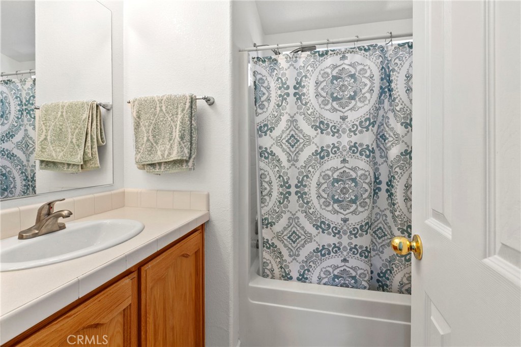 133 Paloma Drive Paso Robles, CA 93446 - Photo 14 of 30 Hall bath